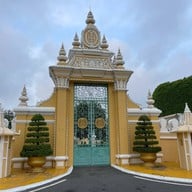 บรรยากาศ พระบรมราชวังจตุมุขสิริมงคล หรือ พระบรมราชวังในพระราชาณาจักรกัมพูชา