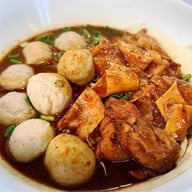 ก๋วยเตี๋ยวห้วยพลูรสเด็ด