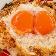 ข้าวหมูแดงหมูกรอบ by คุณจูน