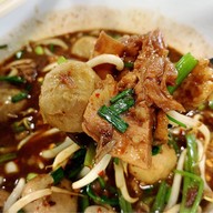 ก๋วยเตี๋ยวห้วยพลูรสเด็ด