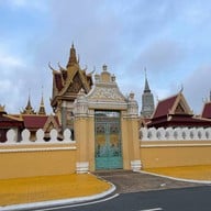 บรรยากาศ พระบรมราชวังจตุมุขสิริมงคล หรือ พระบรมราชวังในพระราชาณาจักรกัมพูชา