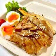 ข้าวซอสเทอริยากิ อ้อมน้อย