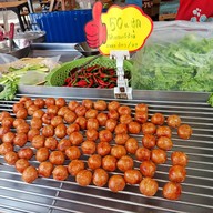 เมนูของร้าน น้องกาย น้องเก้า น้องกัส ไส้กรอกอีสาน รสแซ่บ ตลาด outdoor เพชรเกษม