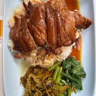 เมนูของร้าน เตี๋ยวตุ๋นน่องโตbyคุณพิม@BTSอารีย์