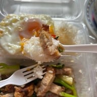 เมนูของร้าน หมูกรอบ HERO The Season Mall สนามเป้า