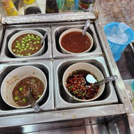 ร้านข้าวแกง ครัวรุ่งขวัญ