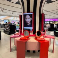 SEPHORA The EmQuartier