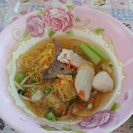 เมนูของร้าน ก๋วยเตี๋ยววัดตะเคียน