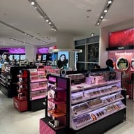 SEPHORA The EmQuartier