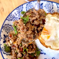 พานิช อีเตอรี่