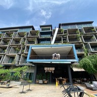 Khop Chai Deu Restaurant  Vang Vien