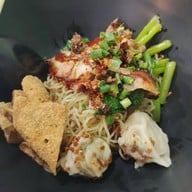 เมนูของร้าน [ เอเชียบะหมี่เกี๊ยวหมูย่างอบน้ำผึ้ง ]