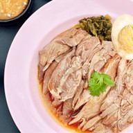 ขาหมูพ่นไฟ เกษตร