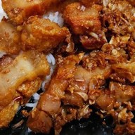 กะเพราเส้น ผัดไทย ผัดซีอิ๊ว ช้างเผือก