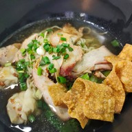 เมนูของร้าน [ เอเชียบะหมี่เกี๊ยวหมูย่างอบน้ำผึ้ง ]