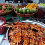 เจ๊น้อย ร้อยครก ส้มตำไก่ย่าง สาขา1