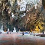 วัดถ้ำเขาหลวง