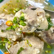 สุกี้รสเด็ด ก๋วยเตี๋ยวซี่โครงหมู