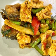 พี่อุ๊..อาหารตามสั่ง @ศูนย์อาหารราชดำเนิน -