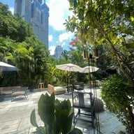 หน้าร้าน เธียนดอง - บ้านดุสิตธานี บ้านดุสิตธานี