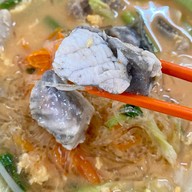 สุกี้รสเด็ด ก๋วยเตี๋ยวซี่โครงหมู