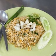 เมนูของร้าน ข้าวผัดปูเมืองทอง 1 ต้นตำรับ โดยคุณ พิมพร สุคนธสวัสดิ์