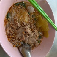 ก๋วยเตี๋ยวต้มยำ จู ก๋วยเตี๋ยวลูกชิ้นน้ำใส
