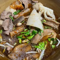 ราชรสเนื้อตุ๋น สุขาภิบาล 2