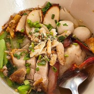 ร้านบะหมี่ก้วง สาขา2 ท่ารถ99