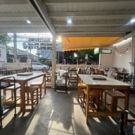 ริมคลองหมูกระทะ กังสดาล ในเมืองขอนแก่น