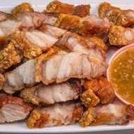 ส้มตำ -ลาบอุบล  กาญ ส้มตำ-ลาบอุบล  กาญ