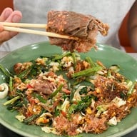 ข้าวผัดปูเมืองทอง 1 ต้นตำรับ โดยคุณ พิมพร สุคนธสวัสดิ์