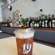 balllly.cafe -