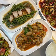 ตั้งโค้วข้าวต้มกุ๊ย หนำเลี๊ยบหมูสับ ยำปลาสลิด ผัดผักบุ้งไฟแดง ตั้งโค้วข้าวต้มกุ๊ย