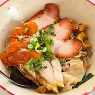 ร้านบะหมี่ก้วง สาขา2 ท่ารถ99