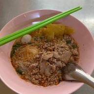 ก๋วยเตี๋ยวต้มยำ จู ก๋วยเตี๋ยวลูกชิ้นน้ำใส