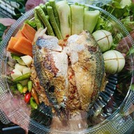 ข้าวคลุกน้ำพริก(พี่ลูกหมู)