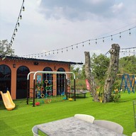 Mongmoon Cafe & Restaurant