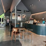 NOV x IRL COFFEE BAR โนฟ เอ็กซ์ ไอ อาร์ แอล คอฟฟี่ บาร์
