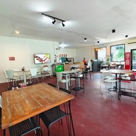 บรรยากาศ บริษัท เจเค เอ็มไพร์ จำกัด เจิน ห่าวชือ สาขาเมืองทอง