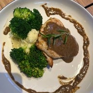 เมนูของร้าน The Coffee Club Tha Maharaj