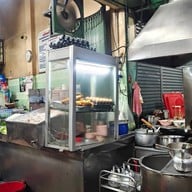 เอี่ยมโภชนา ป้อมปราบ