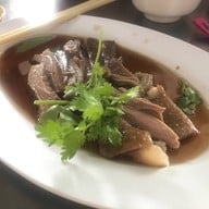 ฉั่วเจียบง้วน ห่านพะโล้ท่าดินแดง