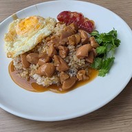 เมนูของร้าน แซ่พุ้น ข้าวหน้าไก่ 80 ปี เสาชิงช้า