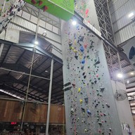 บรรยากาศ Rock Domain Climbing Gym