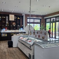 ป้าปี๋ ล้านนาปาร์ค