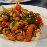 เอี่ยมโภชนา ป้อมปราบ