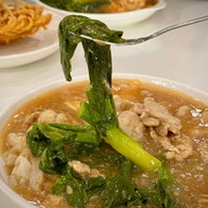 ราดหน้านายน้อย ต้นตำรับเอ็มไพร์ ไม่ใส่ผงชูรสทุกจาน