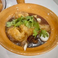 ราดหน้านายน้อย ต้นตำรับเอ็มไพร์ ไม่ใส่ผงชูรสทุกจาน