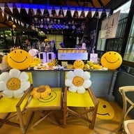 Lanta Coffee Camp : ร้านกาแฟ ลานตา คอฟฟี่ แคมป์ (จำหน่าย อาหาร ข้าวกะเพรา ข้าวคลุกกะปิ ขนมปังปิ้ง บิงซู พิซซ่า) .